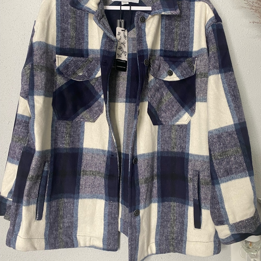 Oversized Flannel Jacket - Picture 5 of 8